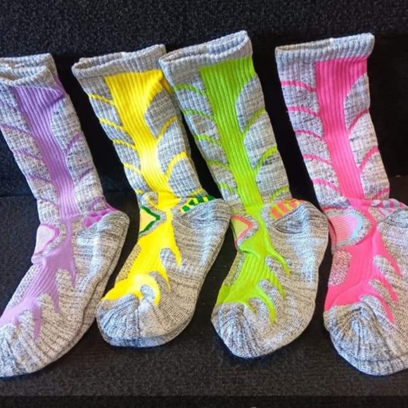 GUUMOR 4 Pairs Ski Socks Womens Mens Skiing Snowboarding Warm Winter Thermal S - Picture 1 of 9